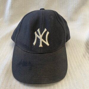 Vintage New York Yankees Velcro Baseball Cap